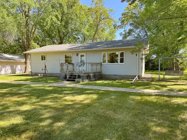25 Broadway AVE W, Milnor, ND 58060