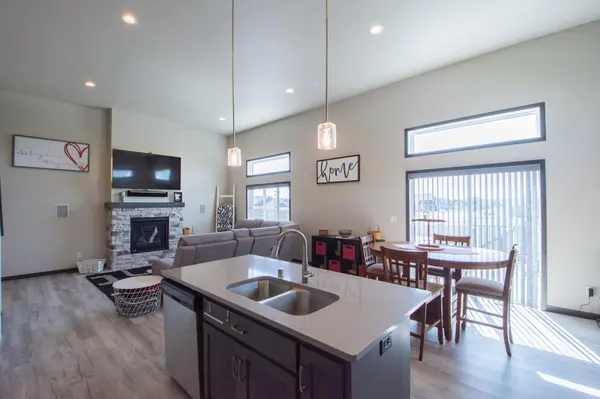 4887 Hampton CIR S, Moorhead, MN 56560