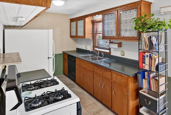 10707 Chowen CIR, Bloomington, MN 55431