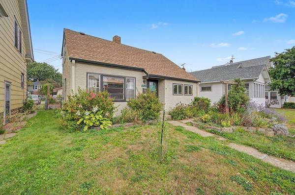 143 12th AVE N, South Saint Paul, MN 55075
