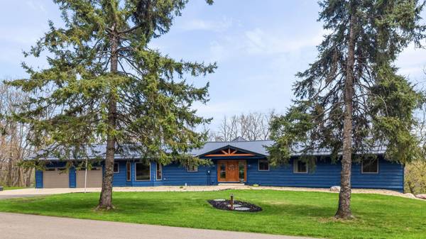 3015 Valleywood DR SW, Rochester, MN 55902