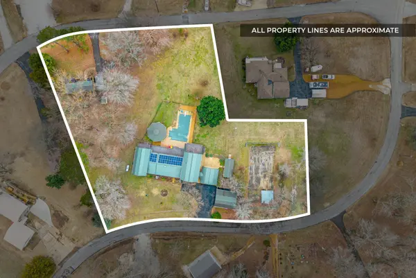 369 Holiday Acres Dr, Springville, TN 38256