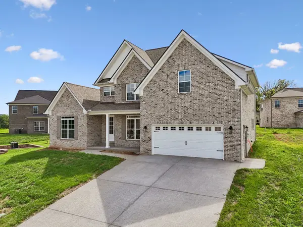 930 Stovers Glen Dr, Murfreesboro, TN 37128