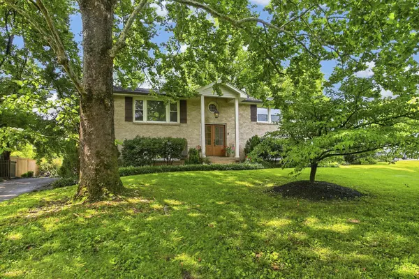 9013 Forest Lawn Dr, Brentwood, TN 37027