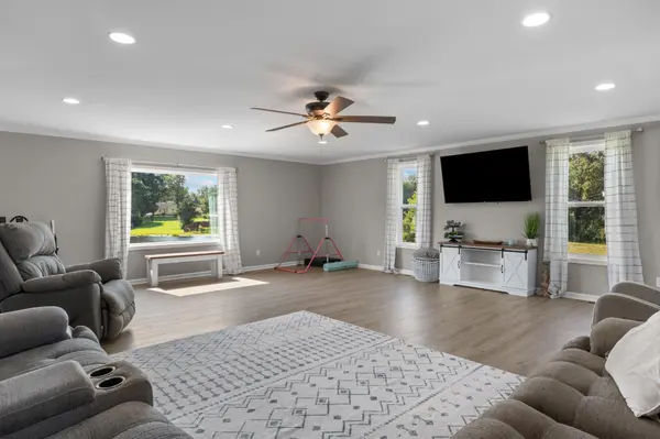 78 Patterson Cir, Mc Ewen, TN 37101