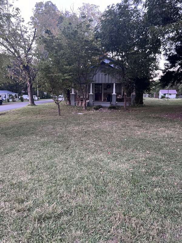 308 E Market St, Decherd, TN 37324