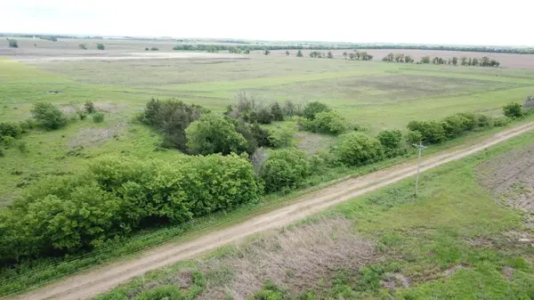 00000 S Woodlawn, Oxford, KS 67119