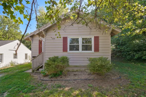 1226 W Kerr ST, Springfield, MO 65803
