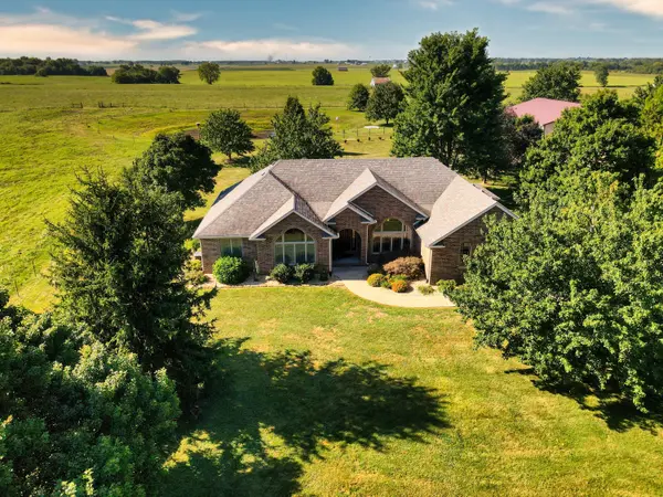 190 State Highway V, Seymour, MO 65746