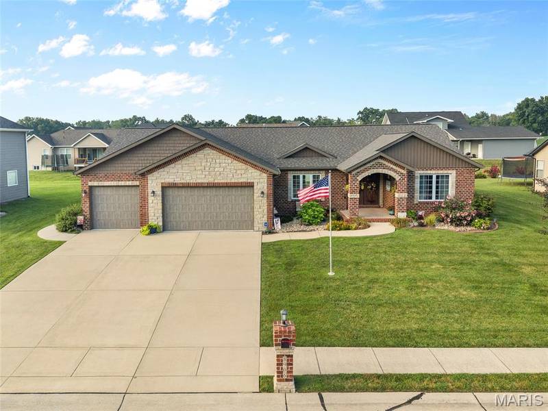 8906 WENDELL CREEK DR, St Jacob, IL 62281