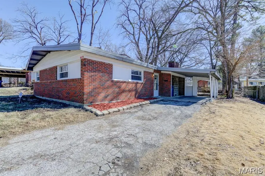 6628 Bitteroot LN, Berkeley, MO 63134