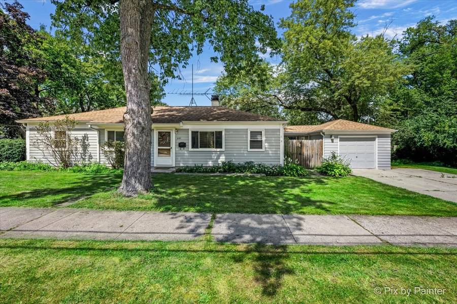 805 Dawes AVE, Wheaton, IL 60189