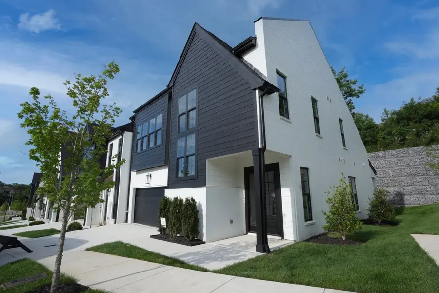 125 Shadow Springs Dr #125, Brentwood, TN 37027