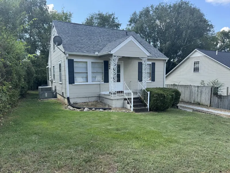 308 8th Ave, Columbia, TN 38401