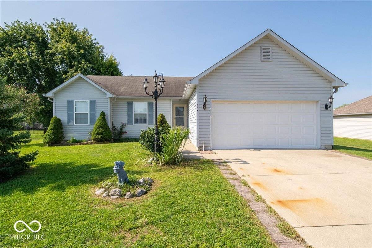 870 Shoreline LN, Franklin, IN 46131