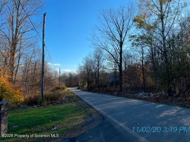 Elkview DR, Clifford Twp, PA 18421