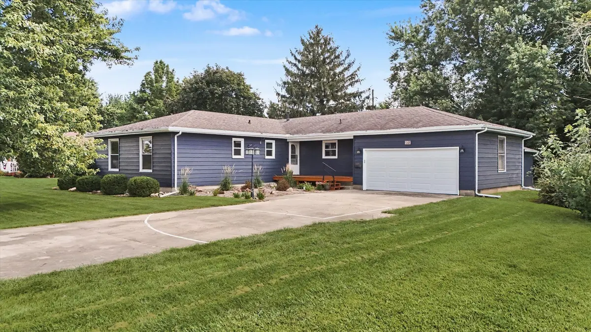 235 W 19th ST, Gibson City, IL 60936