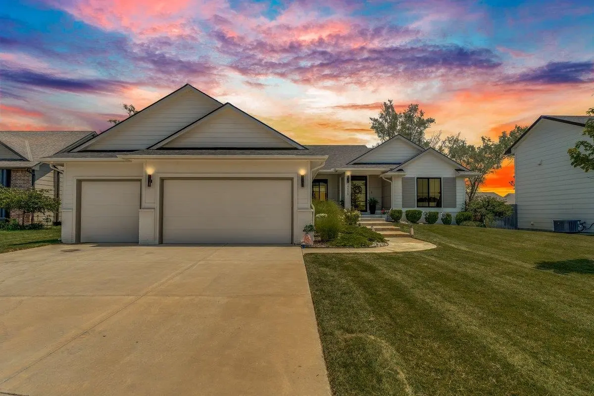4508 N Sunny Cir, Wichita, KS 67205