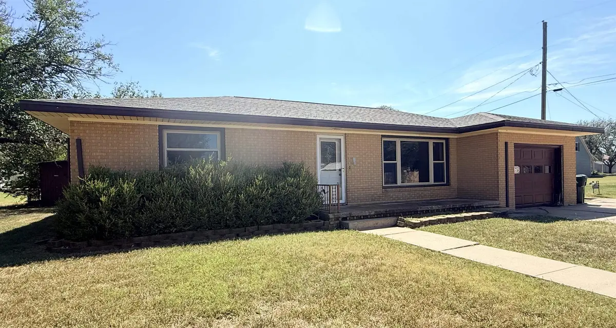 207 E 2nd St., Hillsboro, KS 67063