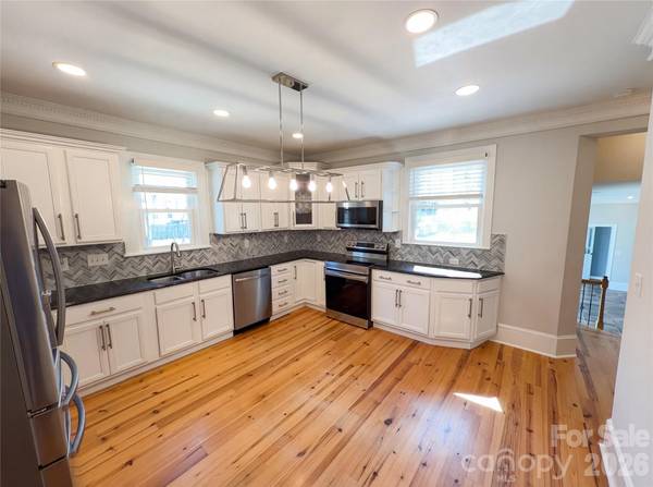 1108 Herrin AVE, Charlotte, NC 28205
