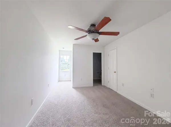 1580 W Cloaninger AVE, Statesville, NC 28625