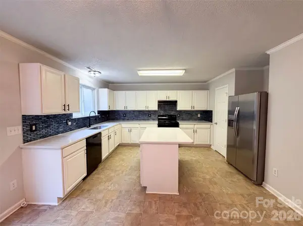 2502 Harwood Hills LN, Charlotte, NC 28214