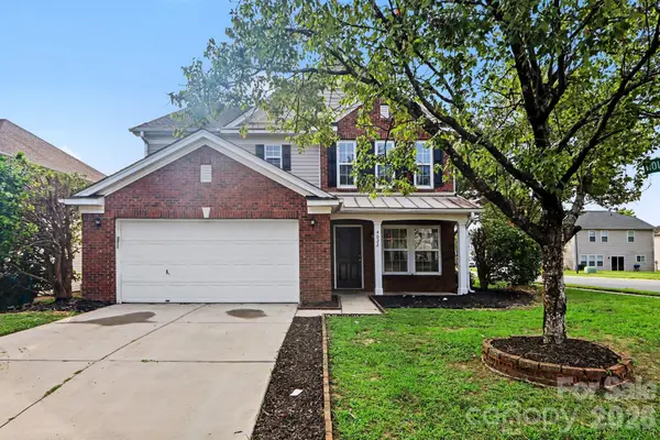 4022 Houldsworth DR, Charlotte, NC 28213