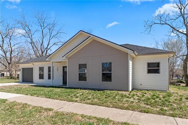 144 Pacific AVE, Osawatomie, KS 66064