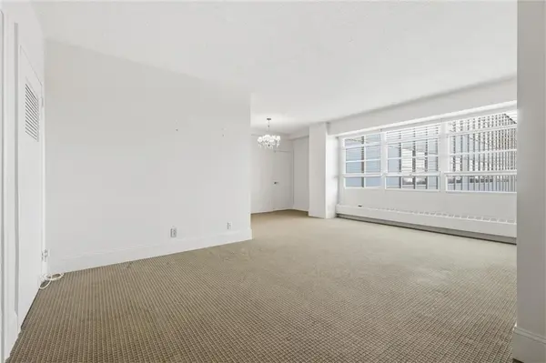 333 W Meyer BLVD #1104, Kansas City, MO 64113