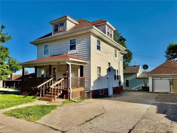 304 W 7th ST, Maryville, MO 64468