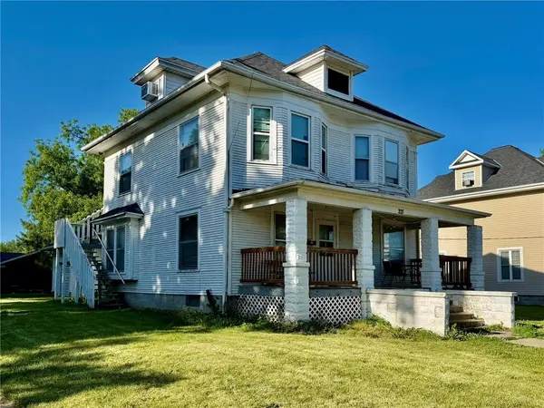 221 W 7th ST, Maryville, MO 64468