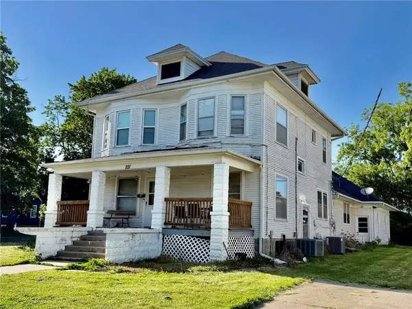 221 W 7th ST, Maryville, MO 64468