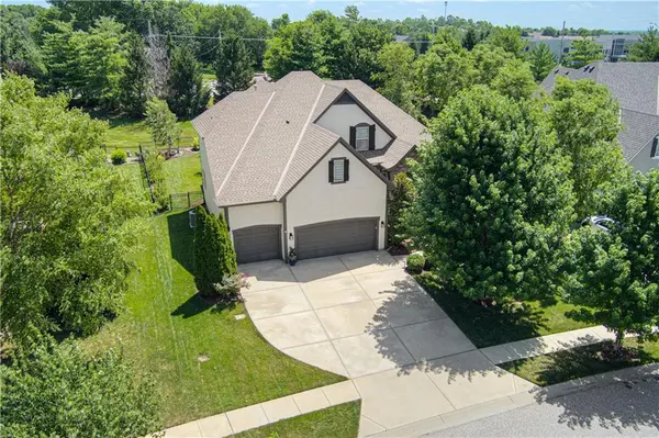 8736 W 157th ST, Overland Park, KS 66221