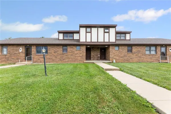 1107 Jeff CIR, Paola, KS 66071