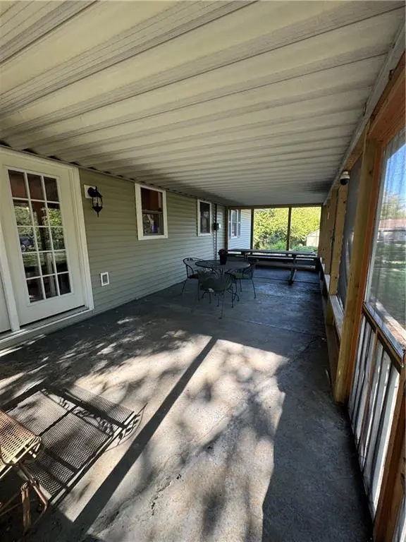 5402 Frederick AVE, St Joseph, MO 64506