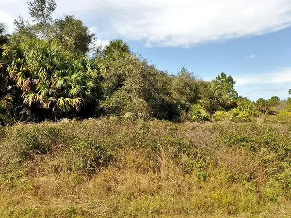 N HOLLOWAY AVE, North Port, FL 34288