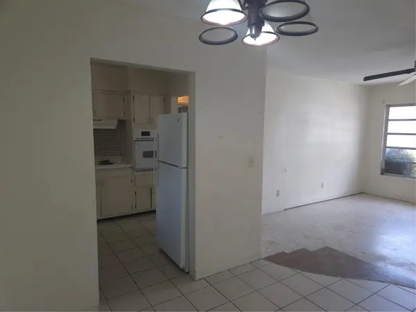 2913 ENGLEWOOD DR, Largo, FL 33771