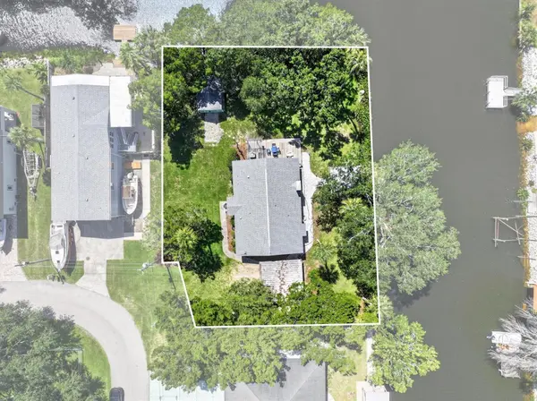 6086 ISLAND DR, Weeki Wachee, FL 34607