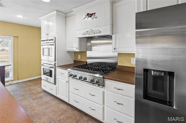 10102 State Route 127, Nashville, IL 62263