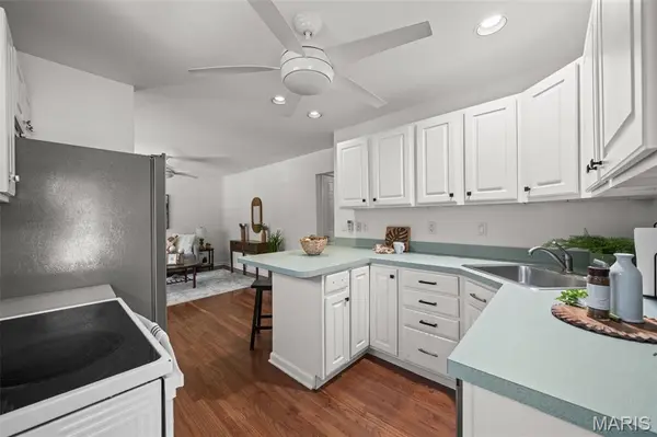 5916 State Road Pp, High Ridge, MO 63049