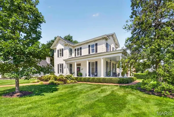 235 E Jefferson AVE, Kirkwood, MO 63122