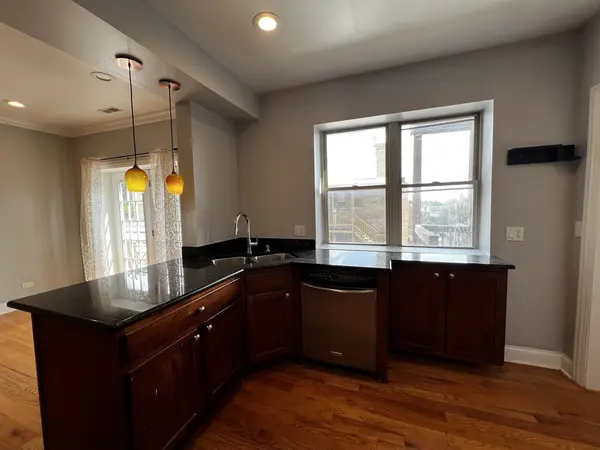 2707 W Glenlake AVE #3, Chicago, IL 60659