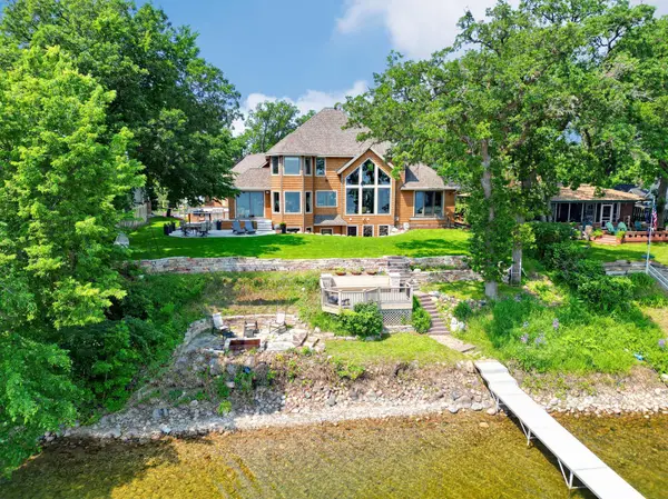 263 Lake AVE N, Spicer, MN 56288