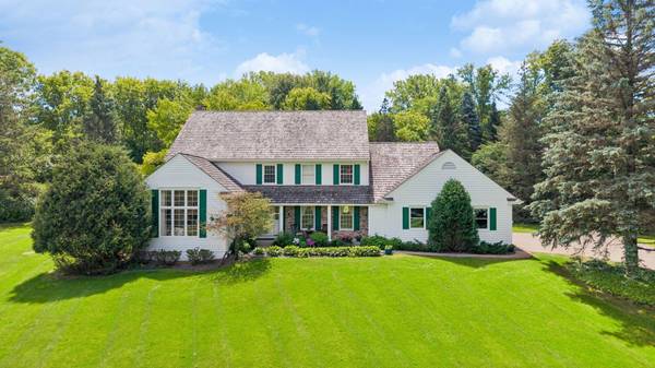 215 Hollander RD, Orono, MN 55391