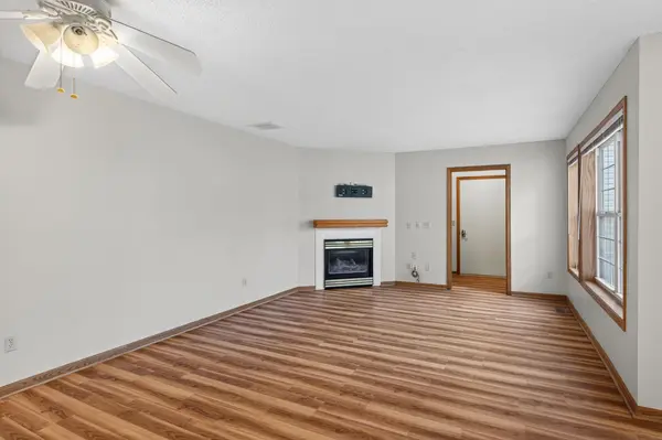 404 Sarazin ST, Shakopee, MN 55379