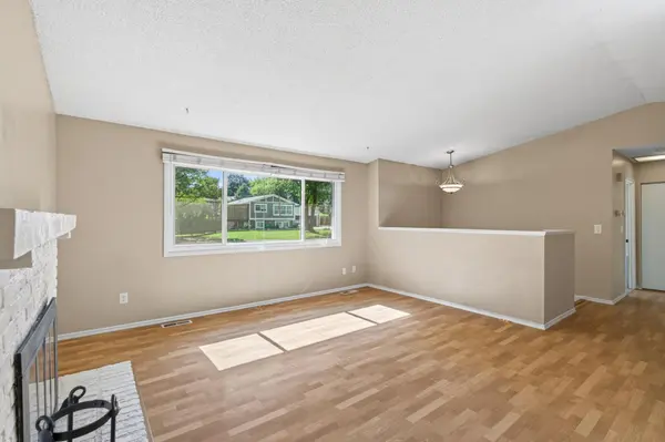 7631 Ontario BLVD, Eden Prairie, MN 55344