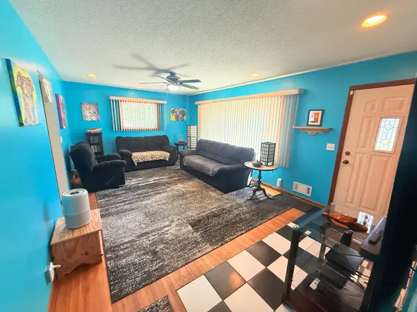 2055 English ST, Saint Paul, MN 55109