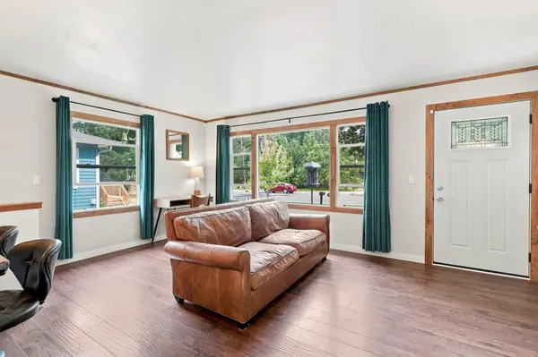 30620 N Lakes TRL, Lindstrom, MN 55045