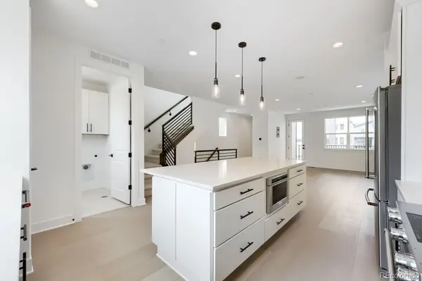 10904 E Hinsdale CIR, Centennial, CO 80112