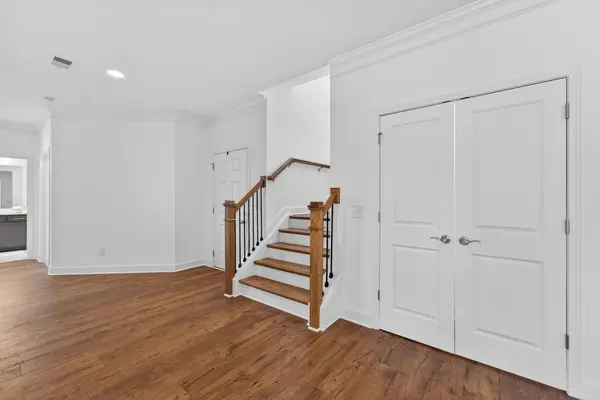 2408 Stonecenter Ln, Murfreesboro, TN 37128